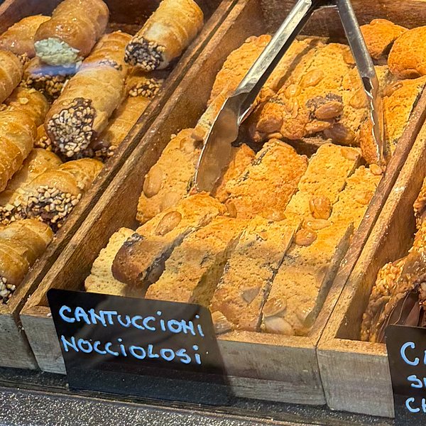 Cantuccini nocciolosi med hasselnötter